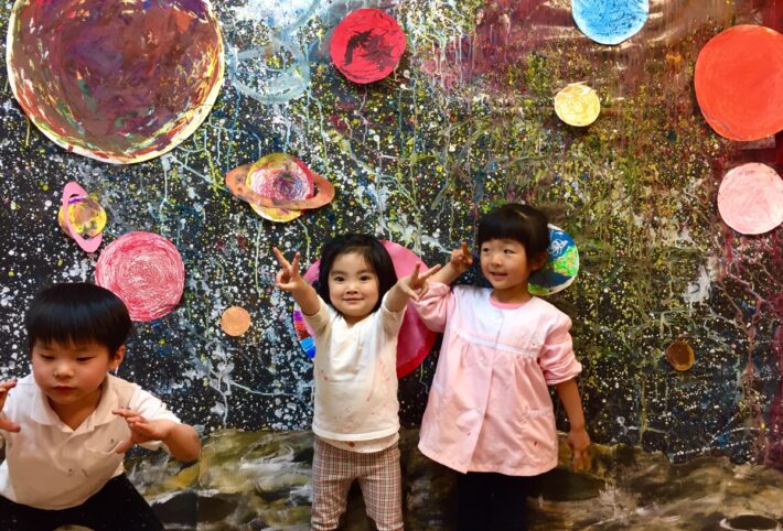 宇宙を描く！大阪南森町の幼児絵画教室