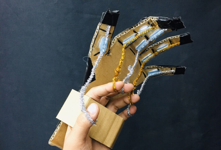 【ロボットアームをつくる！】指の動きに合わせて動く人口の手 科学工作