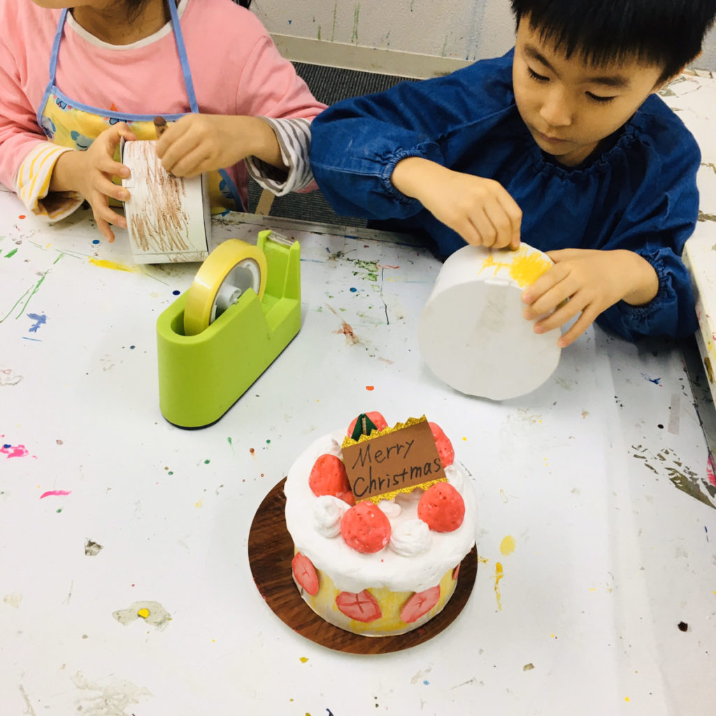 本物みたいなケーキ作り 紙粘土の工作 スイーツデコ 大阪のアートスクールモネスク