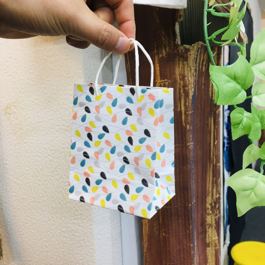 手作りペーパーバッグ 子供でも簡単な紙袋の作り方 ラッピングに 大阪の子供向け絵画教室 モネスク