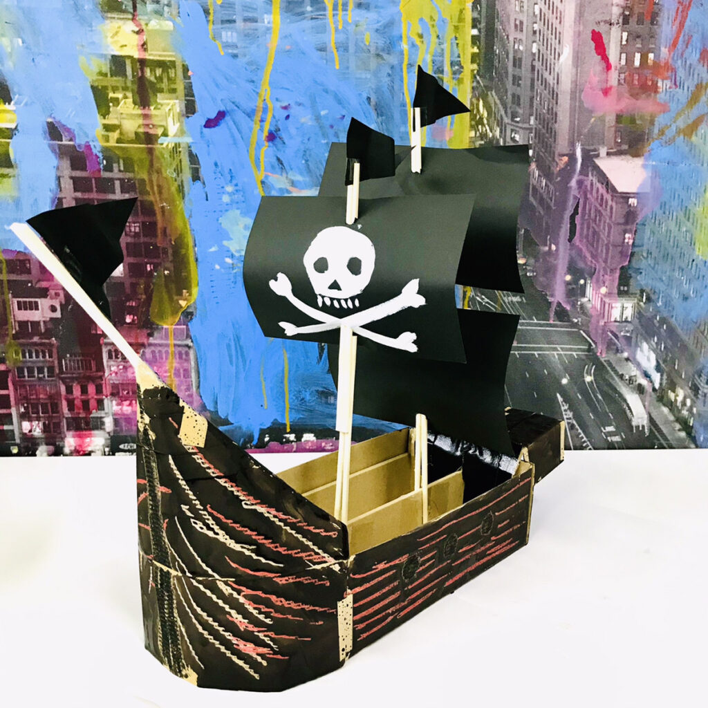 ワインのダンボール箱で作る海賊船 子供でも簡単パイレーツ工作 大阪のアートスクールモネスク
