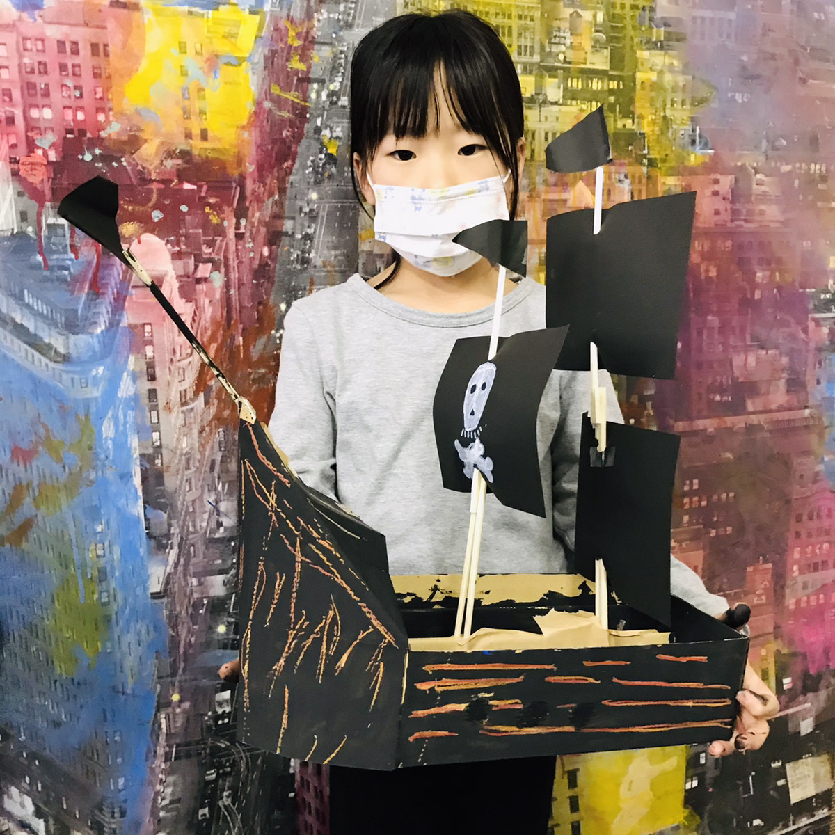ワインのダンボール箱で作る海賊船 子供でも簡単パイレーツ工作 大阪のアートスクールモネスク