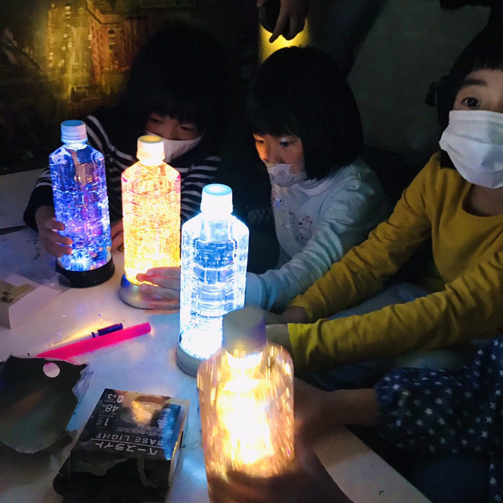 Ledライトで光る水族館 ナイトアクアリウム をつくりました 大阪のアートスクールモネスク