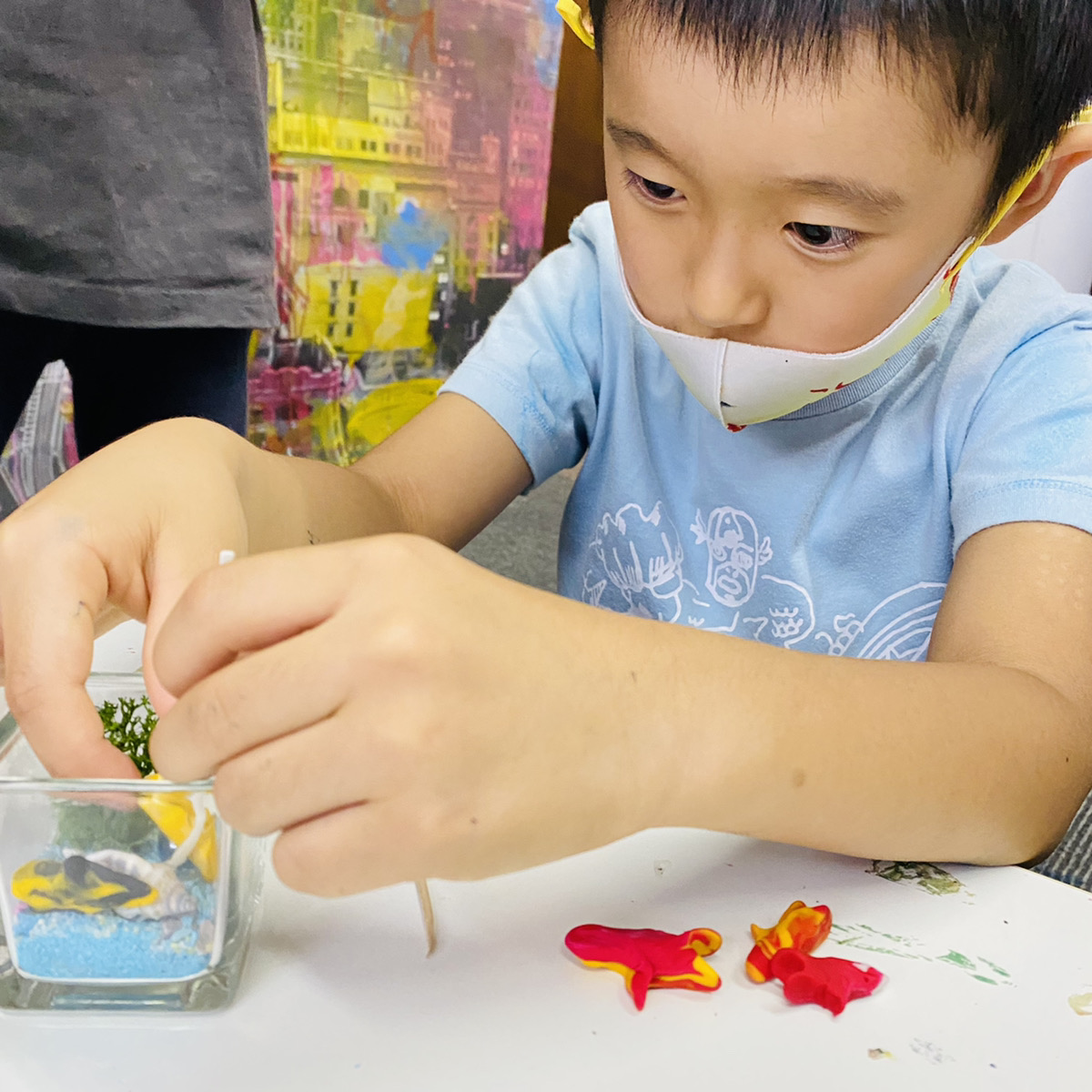 金魚のジェルキャンドル を作りました 子供でも簡単な作り方 大阪の子供向け絵画教室 モネスク