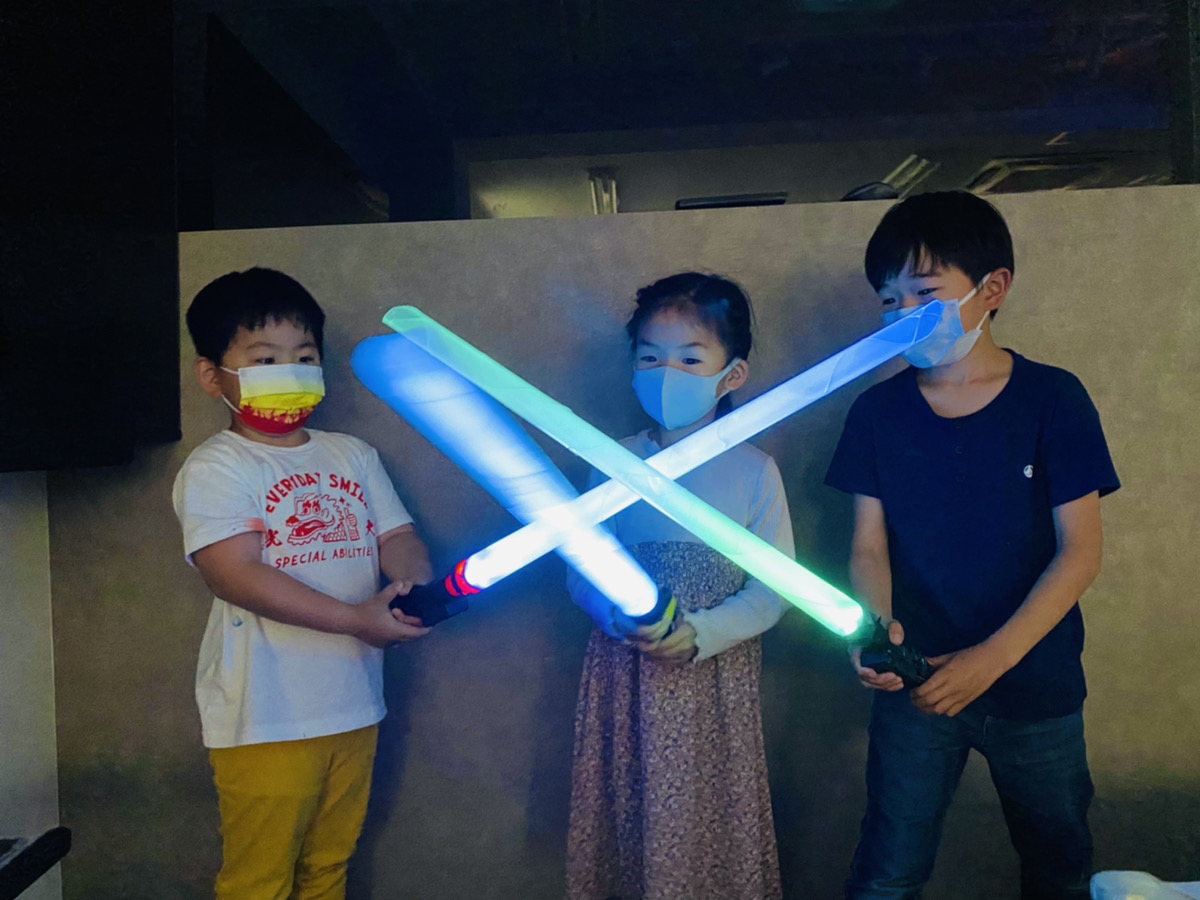 光って音が鳴る「手作りライトセーバー」スターウォーズ風の科学工作