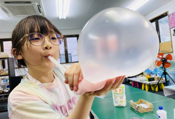 風船スライムをつくりました！究極の伸びるスライムで風船づくりに挑戦！