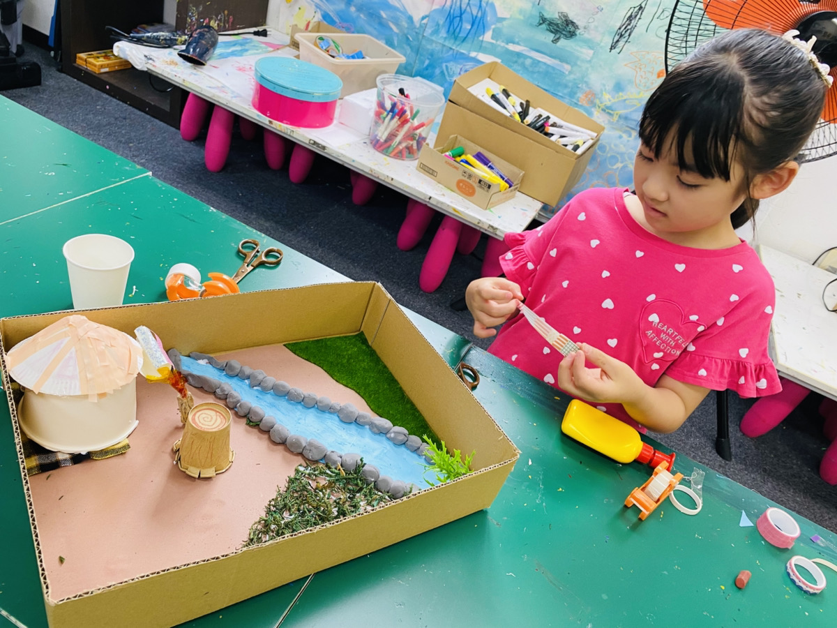 キャンプ場のジオラマ工作を体験！テントや焚火も手作りしました